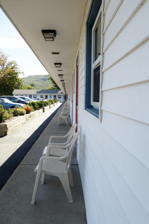 غريت بارينغتون Monument Mountain Motel المظهر الخارجي الصورة